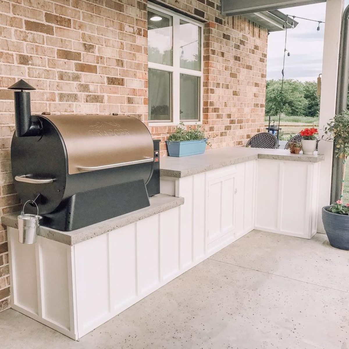 Concrete benchtop outdoor kitchen